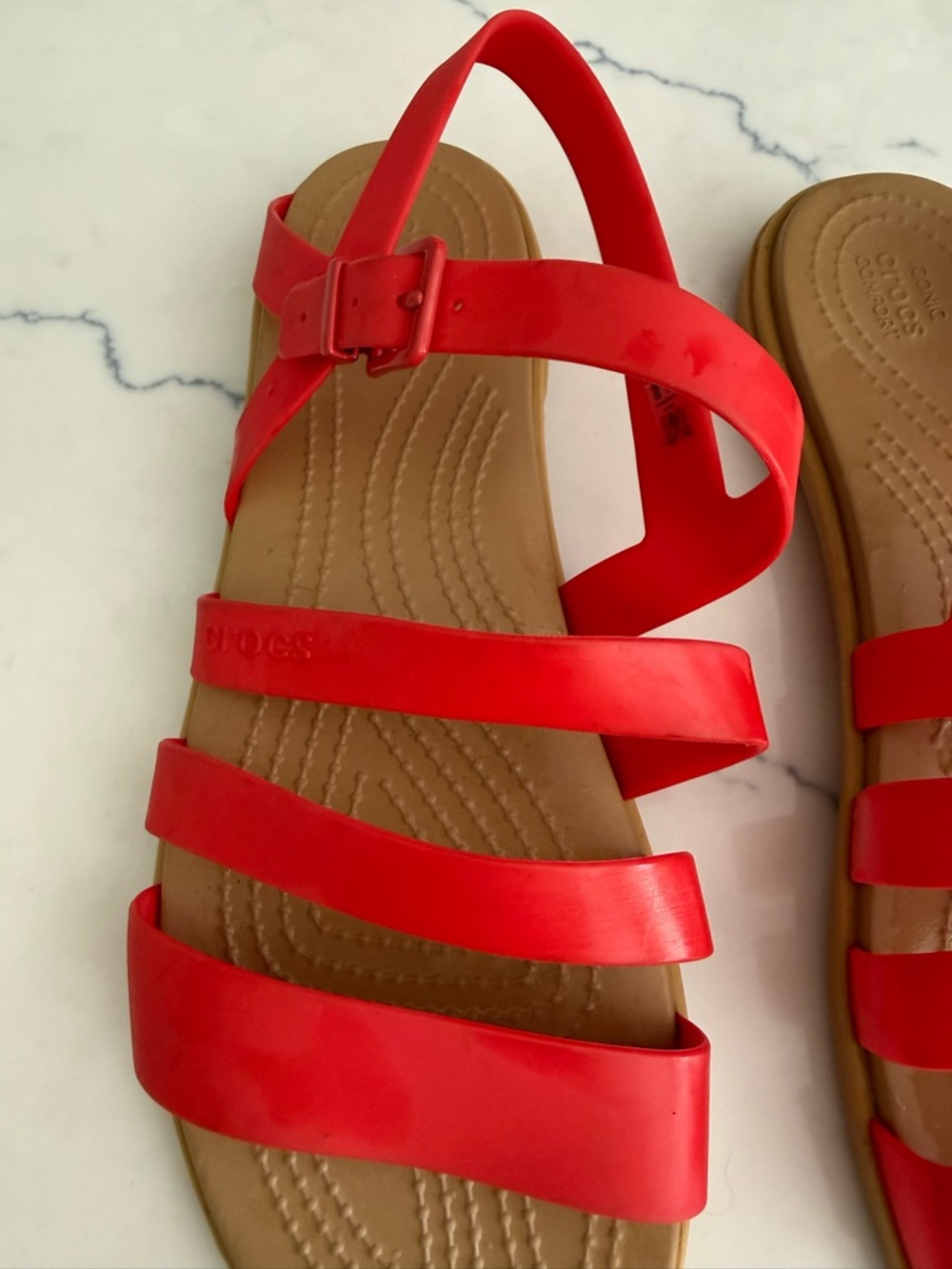 Coral Croc Sandals - size 10 - Picture 2 of 6